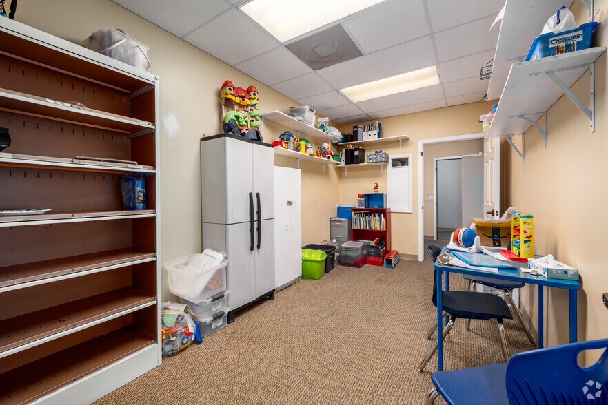 More Photos Of 11820 Huffmeister Rd, Houston Office For Sale