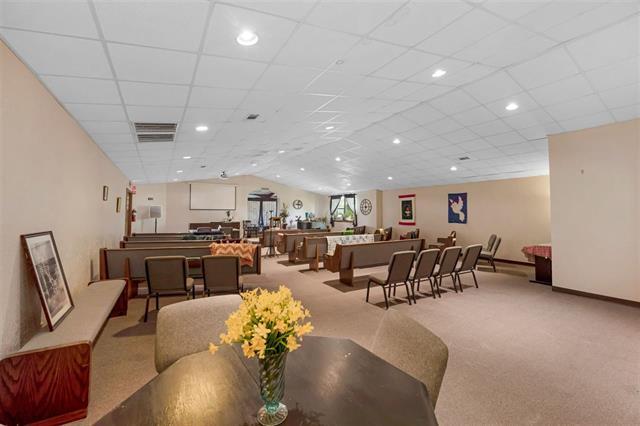 More Photos Of 816 W Gore Blvd, Lawton Office For Sale