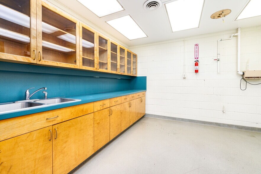 More Photos Of 101 Lea Rd, Kenbridge Rehabilitation Center For Sale