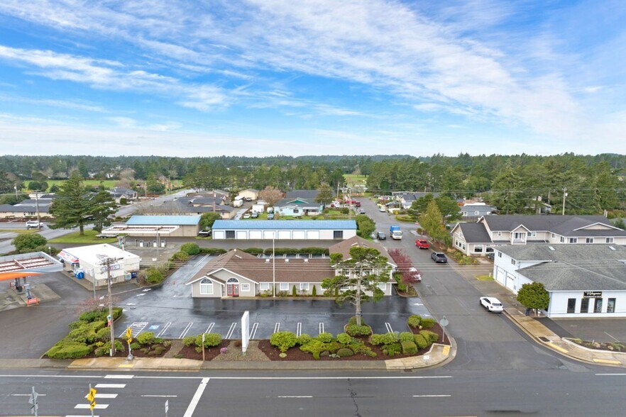More Photos Of 1875 Highway 101, Florence Office For Sale