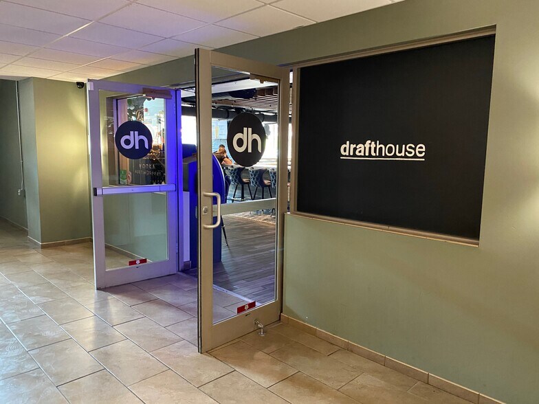 More Photos Of 100-101 E Milwaukee St, Janesville Office For Lease