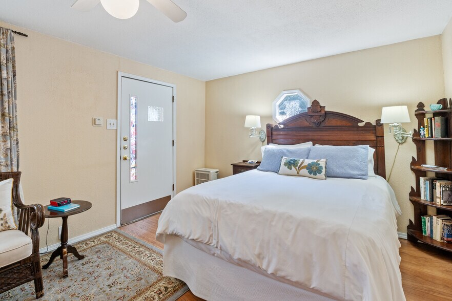 More Photos Of 5 Ojo St, Eureka Springs Hospitality For Sale