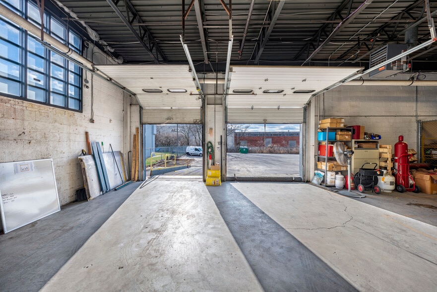 More Photos Of 380 North St, Teterboro Flex For Lease