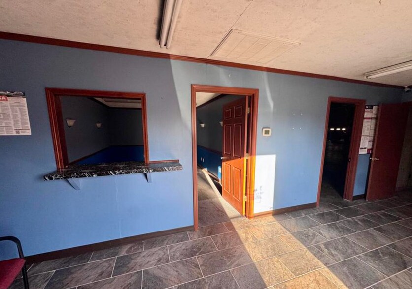 More Photos Of 18130 TN-125, Bolivar Flex For Sale