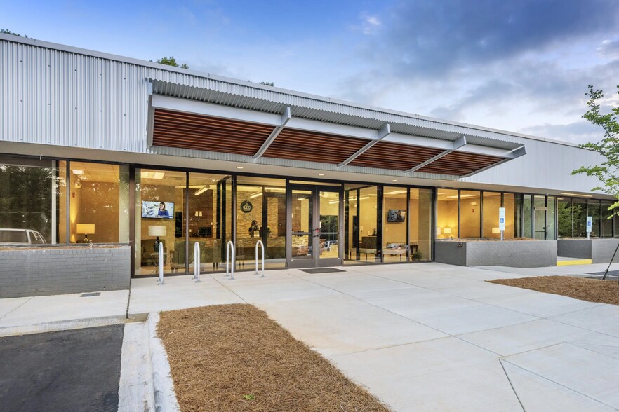 More Photos Of 3726 Latrobe Dr, Charlotte Office For Sale