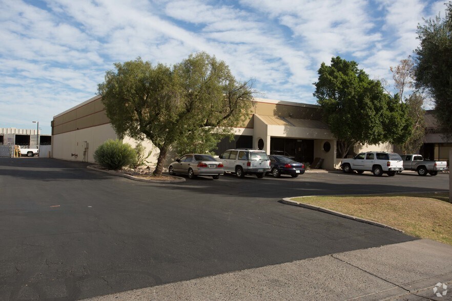 More Photos Of 3151-3157 N 34th Dr, Phoenix Warehouse For Lease
