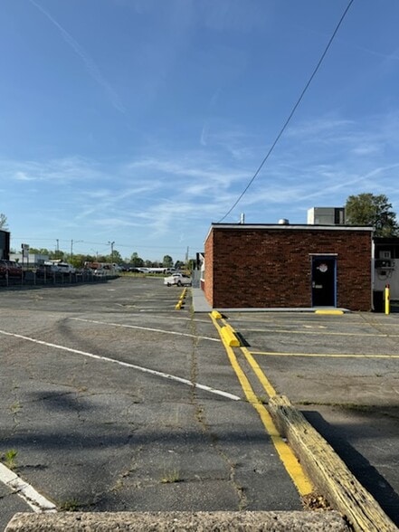 More Photos Of 534 Hwy 70 SW, Hickory Restaurant For Sale