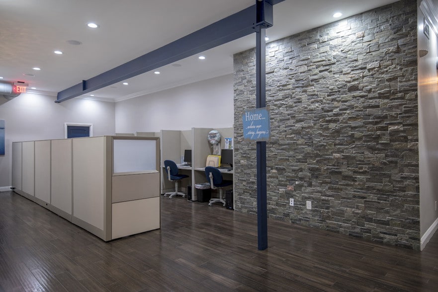 More Photos Of 13217-13225 Philadelphia St, Whittier Office For Lease
