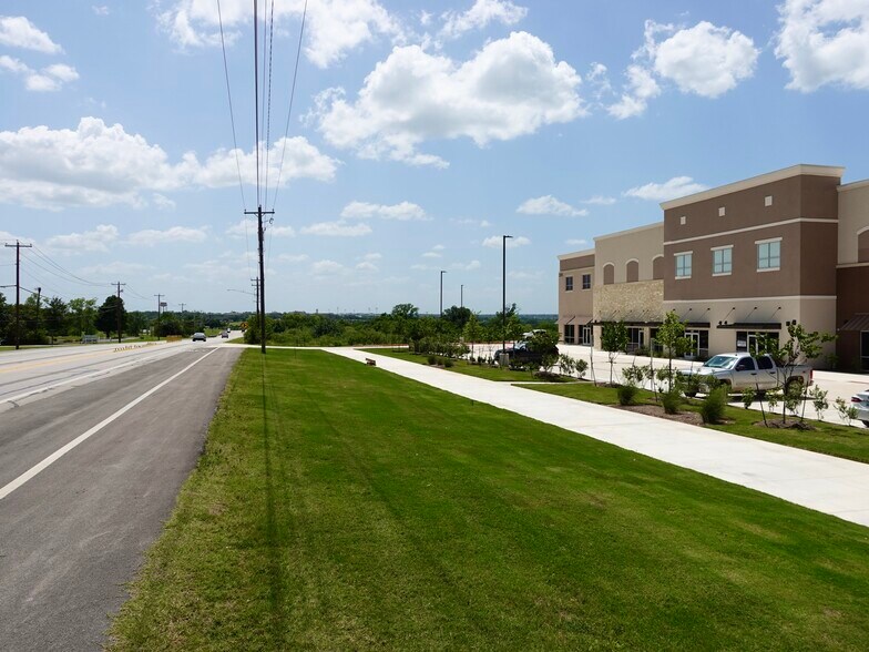 More Photos Of 2651 University ave, Georgetown Storefront Retail Office For Lease