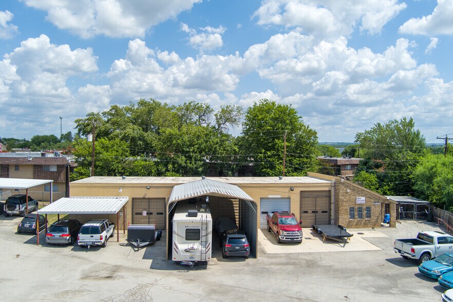 More Photos Of 2502 Harry Wurzbach Rd, San Antonio Flex For Lease