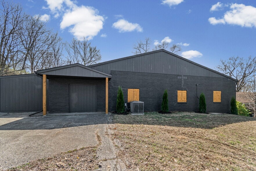 More Photos Of 2015 NW 50th St, Northmoor Religious Facility For Sale
