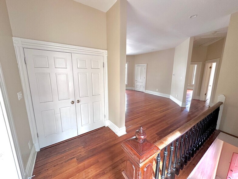 More Photos Of 148 E Fourth St, Lexington Multifamily For Sale