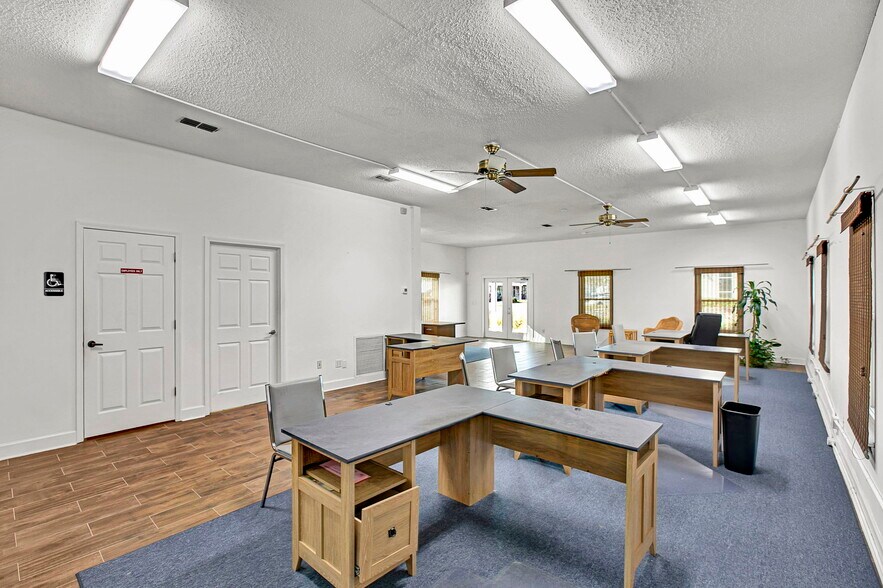 More Photos Of 803 3rd St N, Jacksonville Beach Storefront Retail Residential For Sale