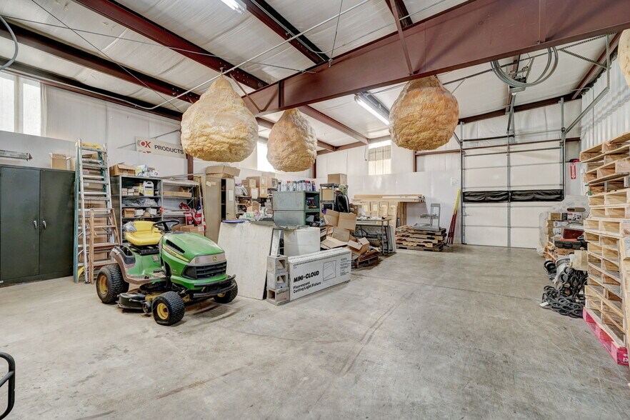 More Photos Of 6176 Boucher Dr, Edmond Distribution For Sale