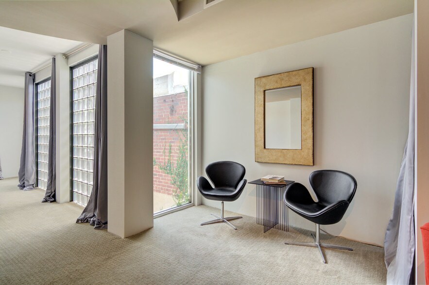 More Photos Of 487 King St, Charleston Loft Creative Space For Sale