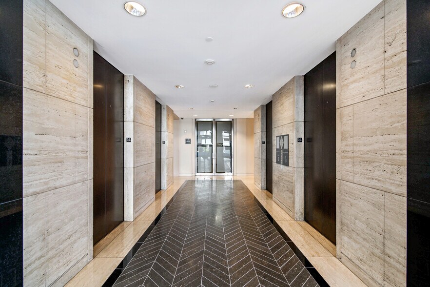 More Photos Of 5599 San Felipe St, Houston Office For Sale