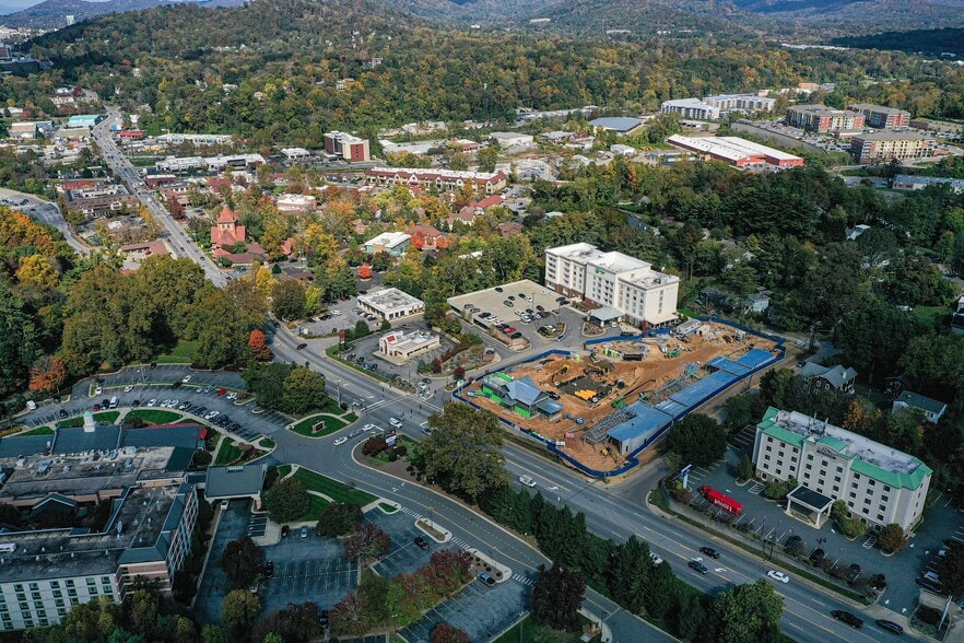 More Photos Of 190 Hendersonville Rd, Asheville Storefront Retail Office For Lease
