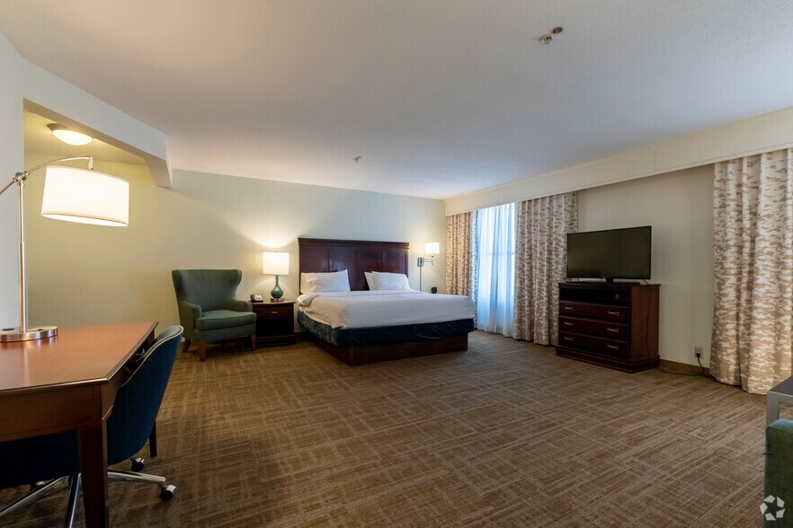 More Photos Of 2500 Coolidge Rd, East Lansing Hotel For Sale