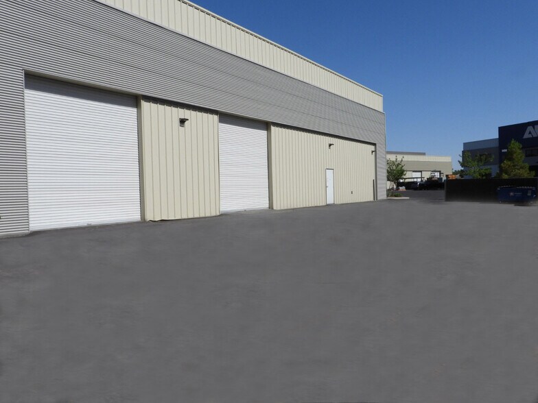 More Photos Of 5470 Stephanie St, Las Vegas Warehouse For Lease