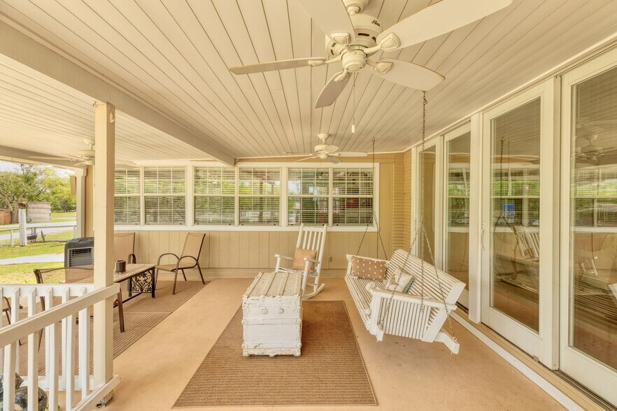 More Photos Of 2 FM 289, Comfort Specialty For Sale