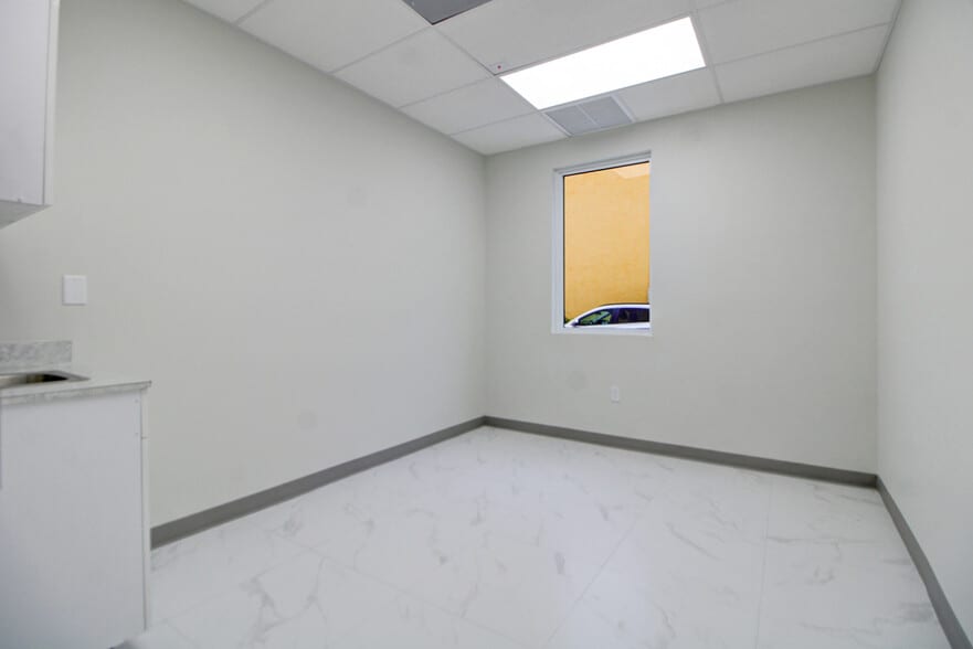More Photos Of 304 N Krome Ave, Homestead Medical For Lease
