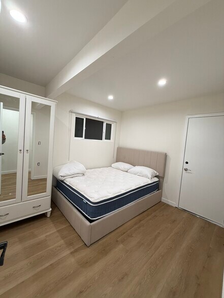 More Photos Of 5911 S Broadway, Los Angeles Storefront Retail Residential For Sale