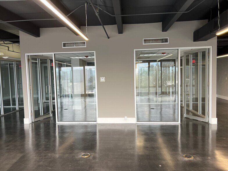 More Photos Of 1680 Michigan Ave, Miami Beach Office For Sale