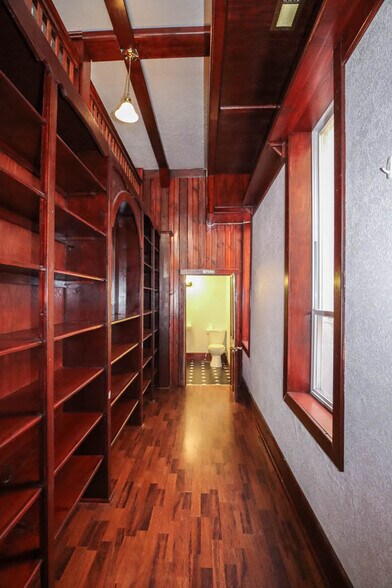 More Photos Of 16 N Main St, Payette Storefront Retail Residential For Sale