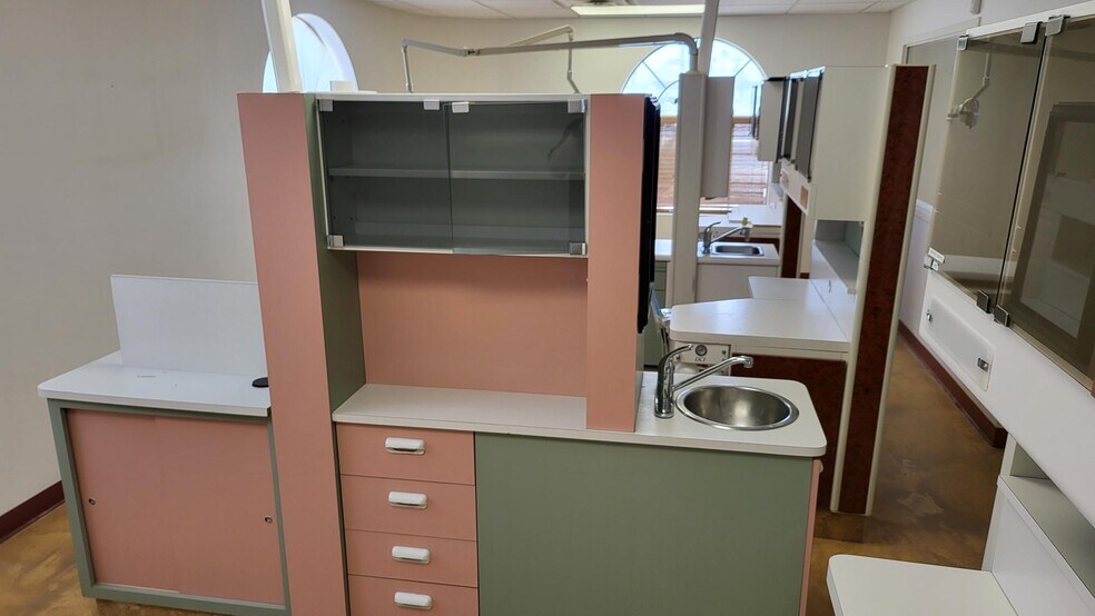 More Photos Of 1825 E Flamingo Rd, Las Vegas Office For Sale
