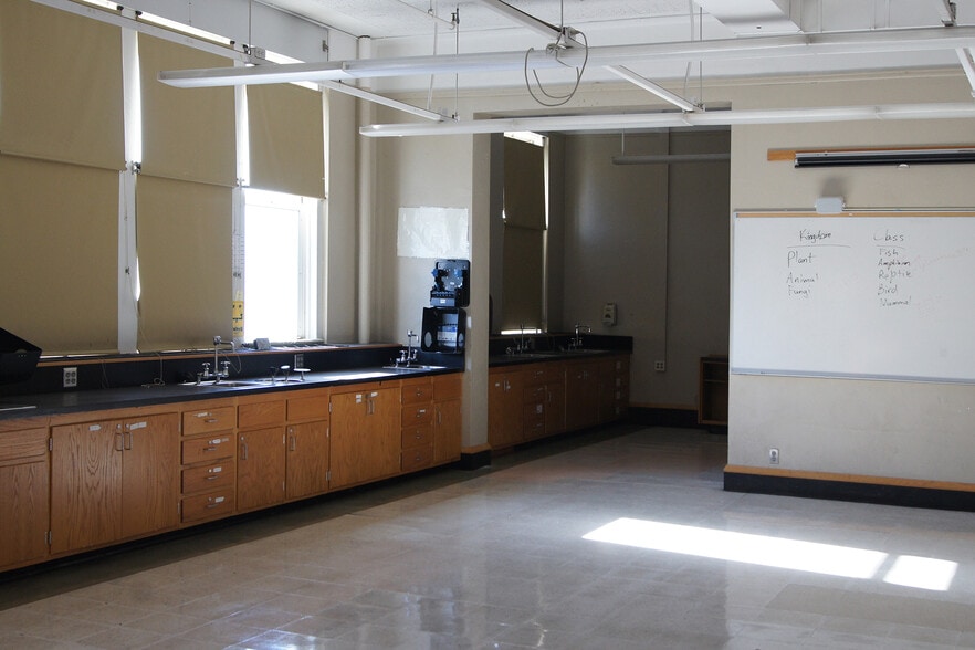 More Photos Of 1042 18th Ave SE, Minneapolis Schools For Sale