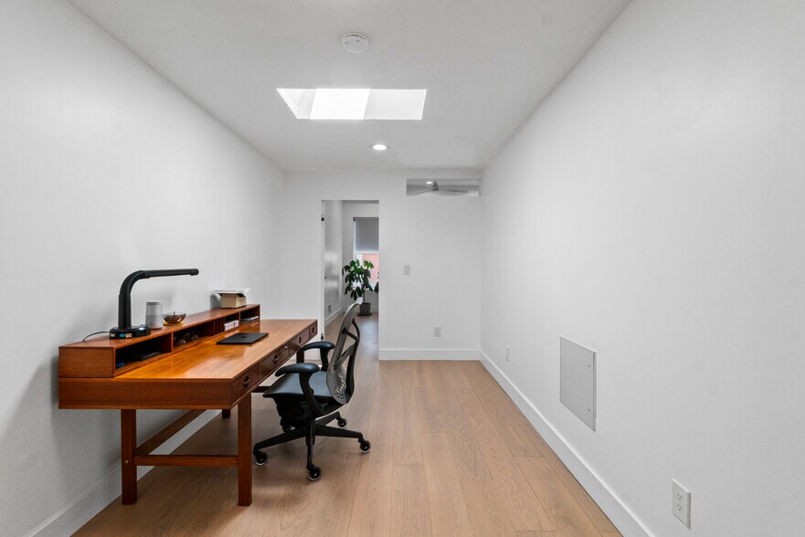 More Photos Of 422 S Highland Ave, Baltimore Storefront Retail Residential For Sale