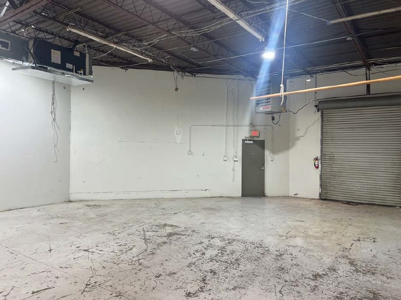 More Photos Of 1930 Alpha Dr, Rockwall Showroom For Lease