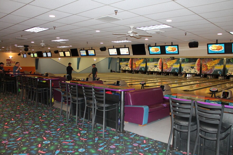 More Photos Of 125 E J St, Deer Park Warehouse For Lease