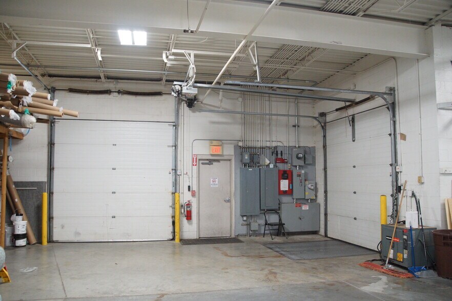 More Photos Of 6960 Colerain Ave, Cincinnati Freestanding For Sale