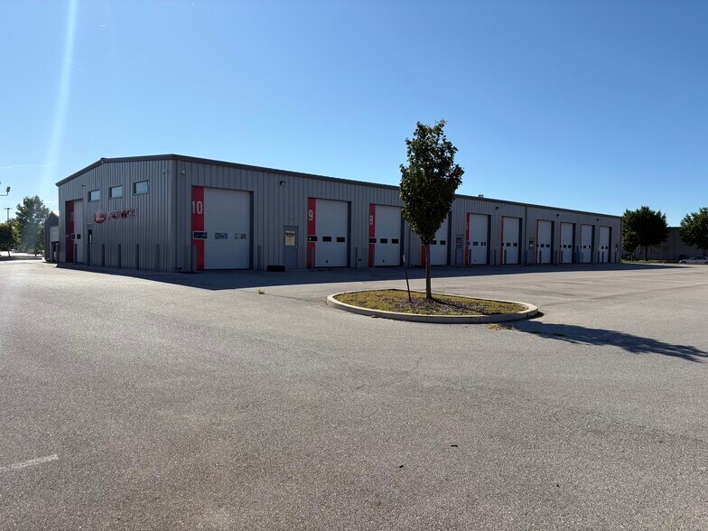 More Photos Of 2206 IFCU Way way, Lafayette Auto Repair For Sale