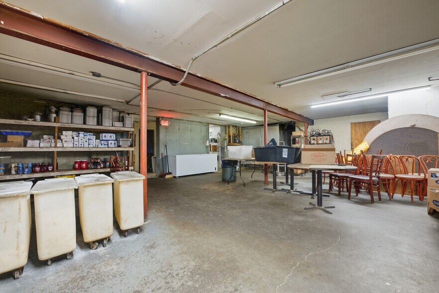 More Photos Of 410 Merrick Rd, Oceanside Restaurant For Sale