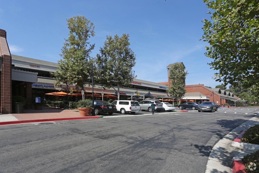 More Photos Of 5317 University Dr, Irvine General Retail For Lease