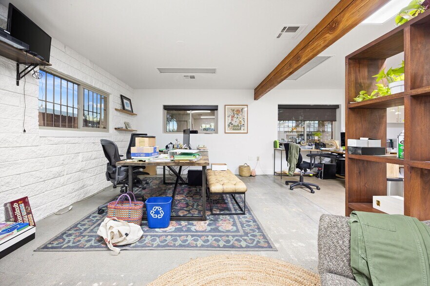 More Photos Of 81500 Industrial Pl, Indio Warehouse For Sale