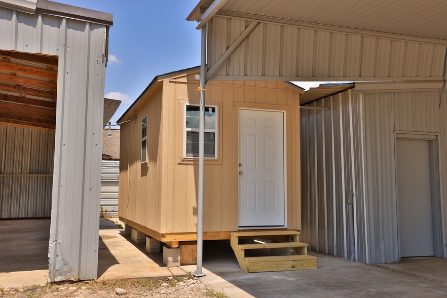 More Photos Of 1929 Havner Ln, Houston Warehouse For Sale