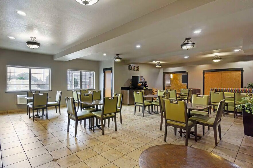 More Photos Of 1614 N 1st St, Yakima Hotel For Sale