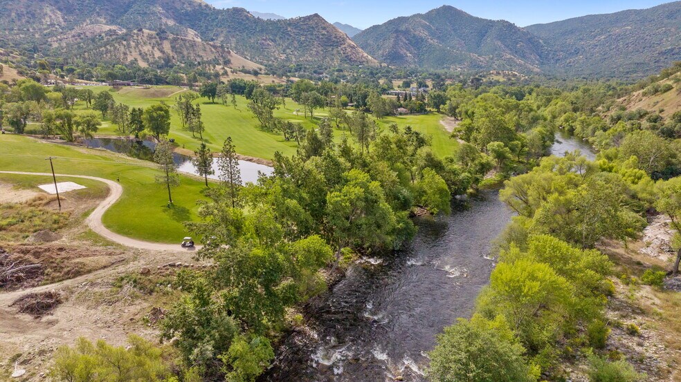 Primary Photo Of 41117 Sierra Dr, Three Rivers Golf Course Driving Range For Sale