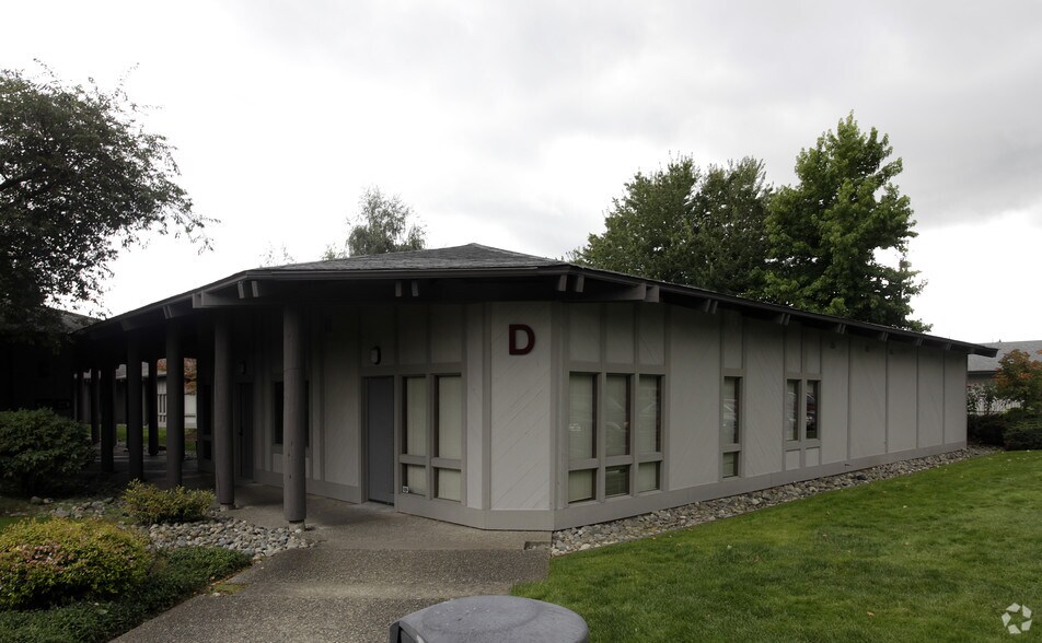 More Photos Of 12911 120th Ave NE, Kirkland Medical For Lease