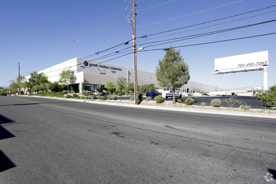 More Photos Of 4155 W Russell Rd, Las Vegas Distribution For Lease