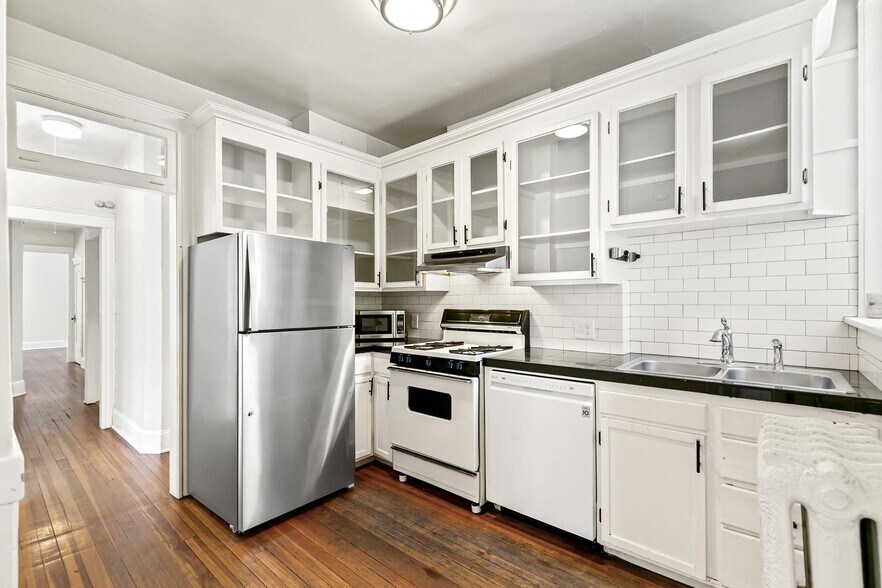More Photos Of 1400 Detroit St, Denver Apartments For Sale