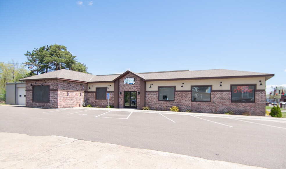 Primary Photo Of 633 E Main St, Anoka Freestanding For Sale