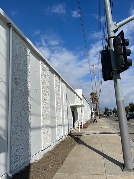 More Photos Of 2201 S Hathaway St, Santa Ana Warehouse For Lease