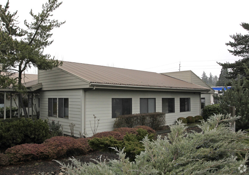 Primary Photo Of 17175 SW Tualatin Valley Hwy, Beaverton Office For Lease