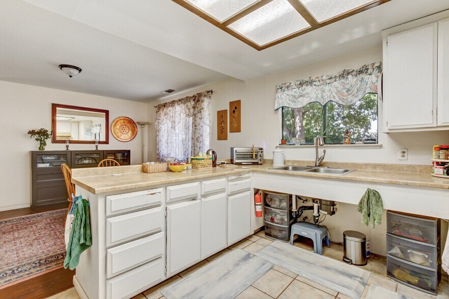 More Photos Of 4833 College Oak Dr, Sacramento Multifamily For Sale
