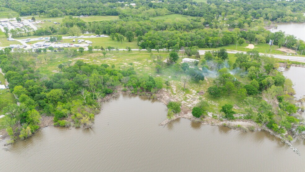 More Photos Of 25421 US-59, Grove Land For Sale