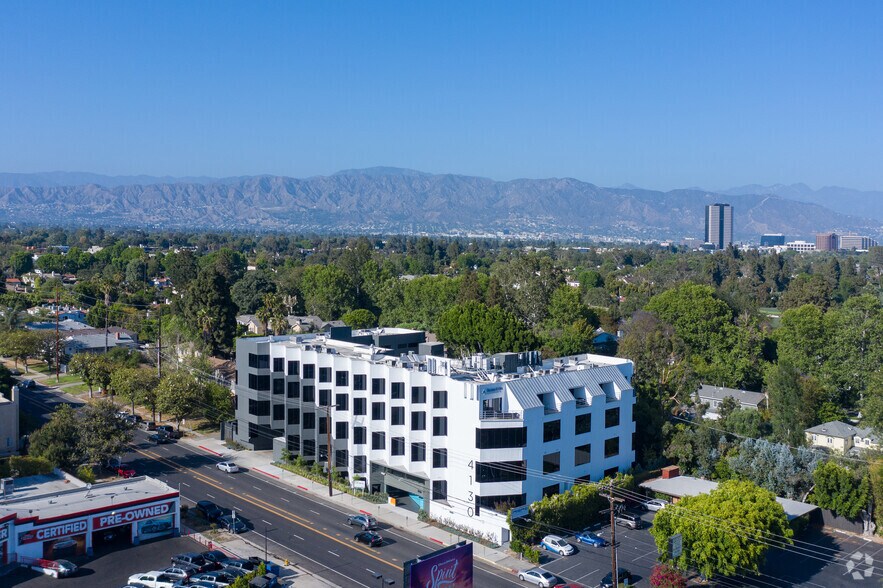 More Photos Of 4130 Cahuenga Blvd, Toluca Lake Medical For Lease